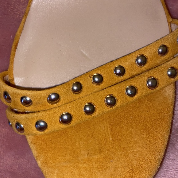 Yellow Sandals ✨ - Picture 4 of 5